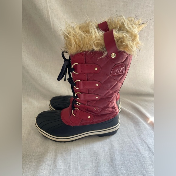 Womens Red Sorel Winter Boots with Faux Fur - Size 7 - Picture 3 of 12